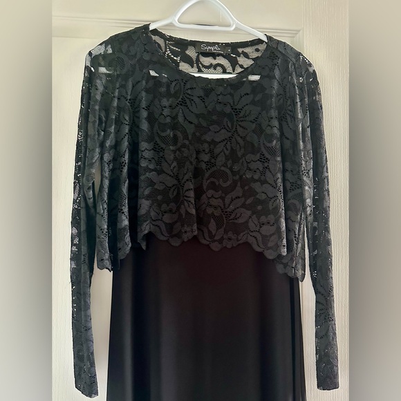 Sympli Scalloped Lace Overlay Top - Picture 2 of 8